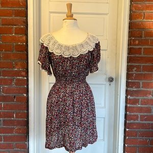 Vintage Floral Dress. Size Medium.